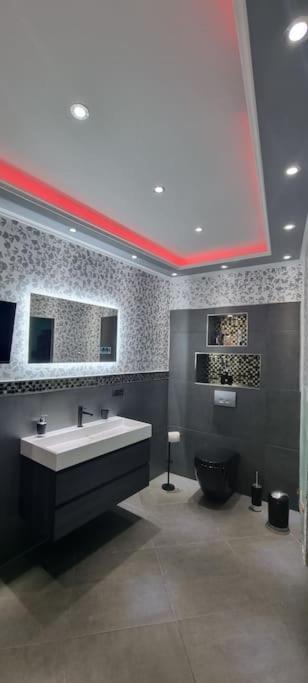 Luxus Loft Whirlpool Designer Kueche Bad Appartement Herdecke Buitenkant foto